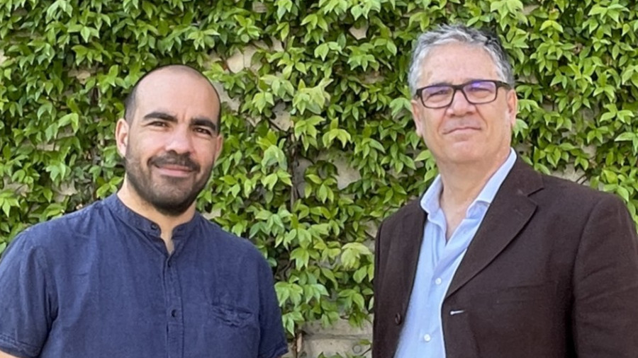 Els investigadors Jordi Verdú (esquerra) i Pedro de Paco (dreta) a la UAB